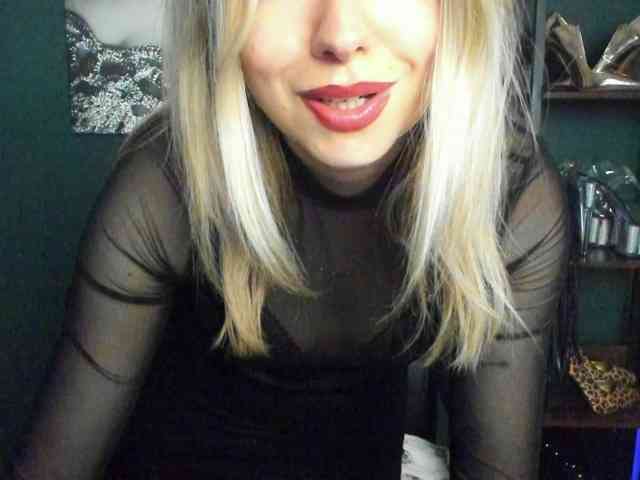 xxHeidiLove webcam
