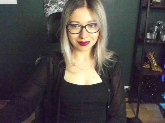 xxHeidiLove webcam