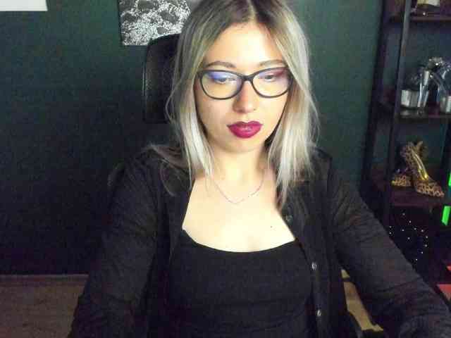 xxHeidiLove webcam