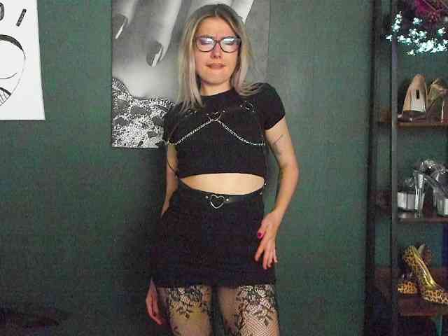 xxHeidiLove webcam