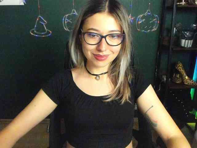 Model: xxHeidiLove