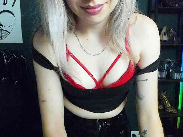 xxHeidiLove webcam
