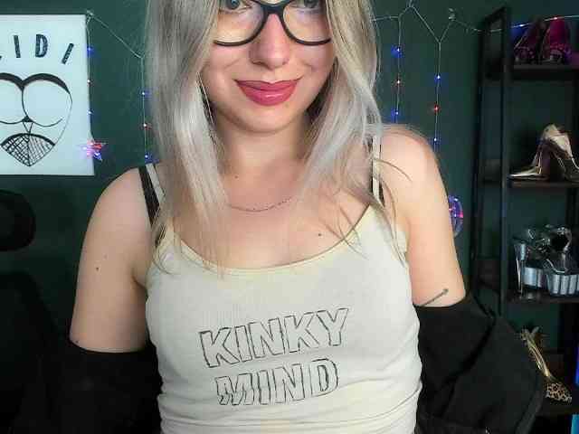 xxHeidiLove webcam