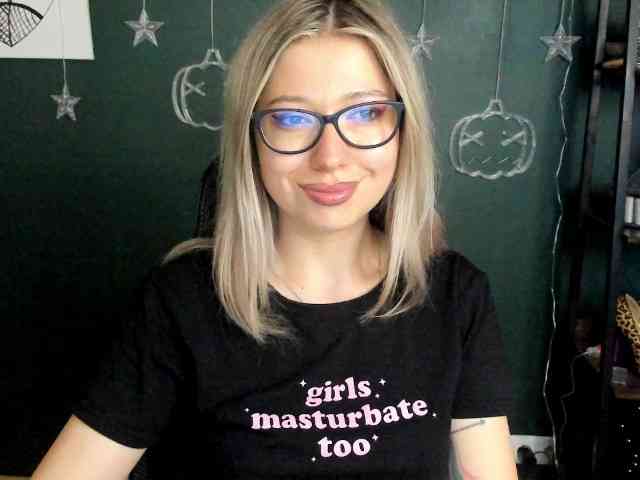 xxHeidiLove webcam
