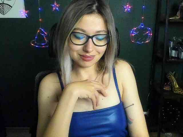 xxHeidiLove webcam