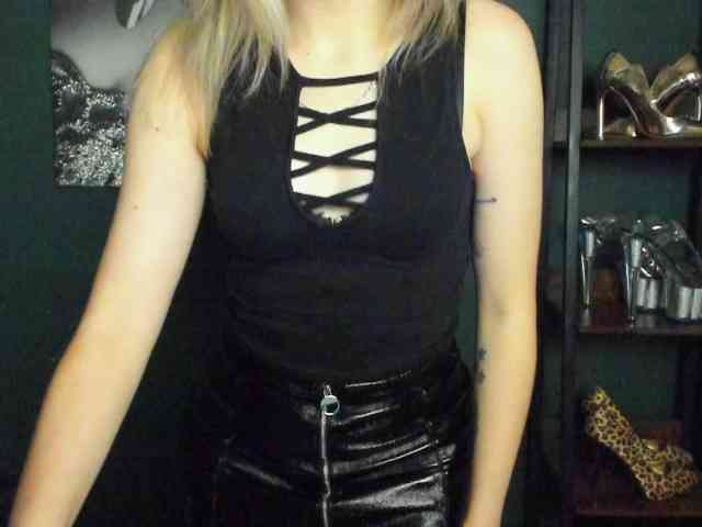 Model: xxHeidiLove