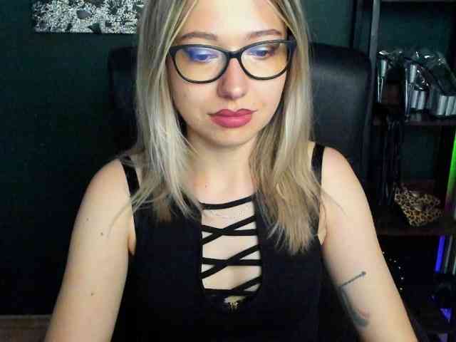 Model: xxHeidiLove