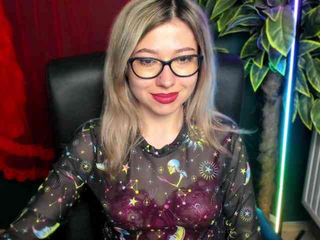 xxHeidiLove webcam