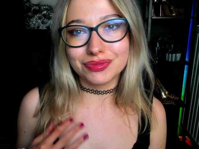 xxHeidiLove webcam