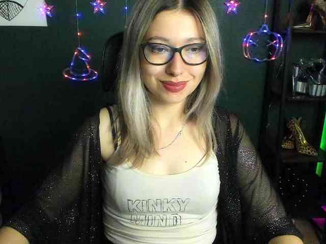 xxHeidiLove webcam
