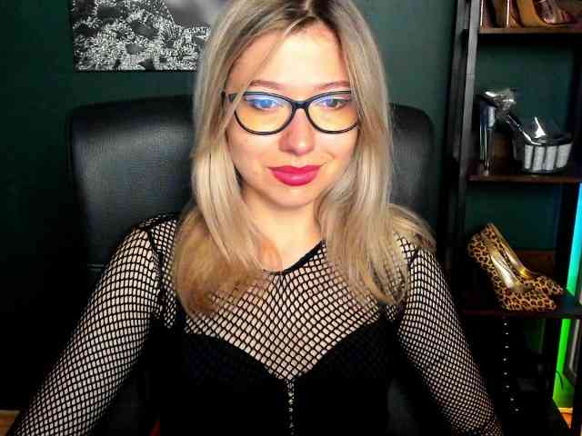 xxHeidiLove webcam