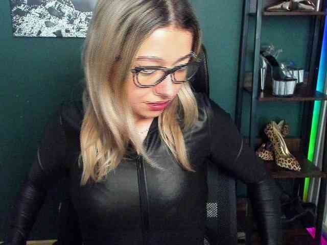 xxHeidiLove webcam