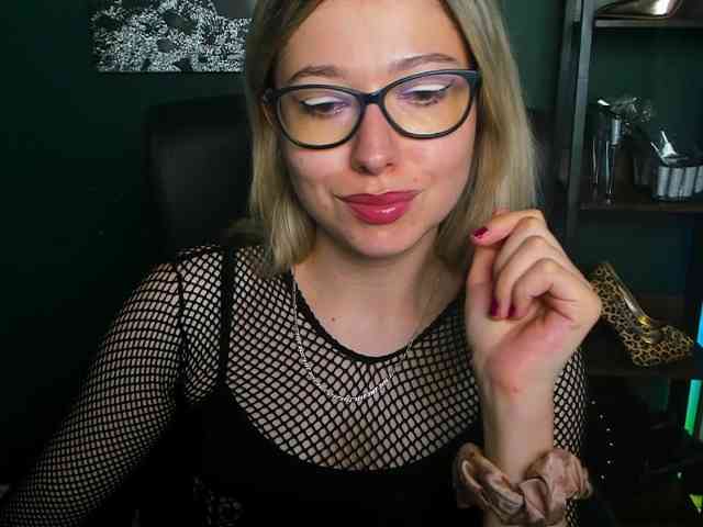 xxHeidiLove webcam