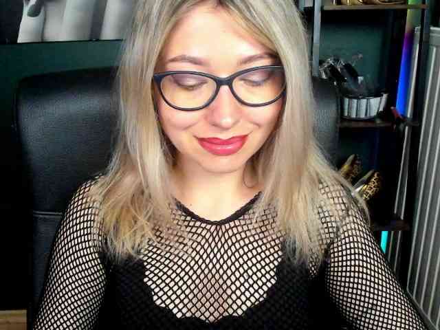 xxHeidiLove webcam