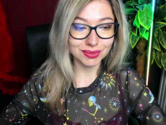 xxHeidiLove webcam