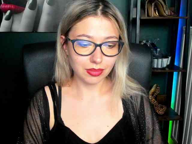 xxHeidiLove webcam