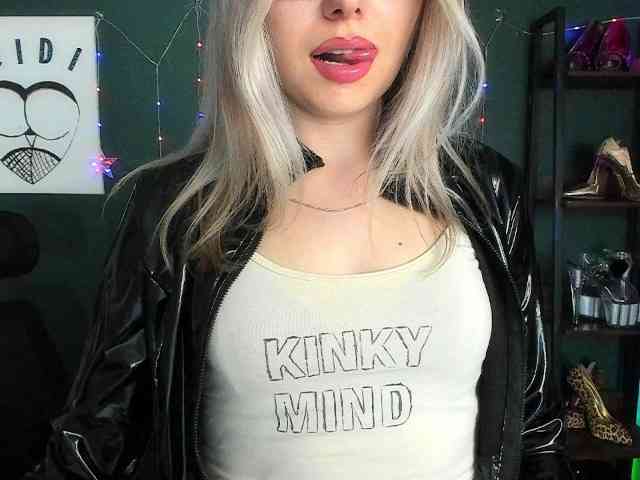 Model: xxHeidiLove
