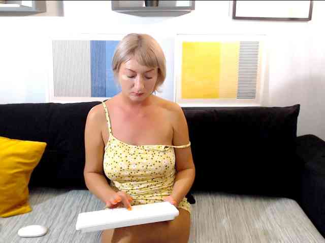 laraloveblis1 webcam