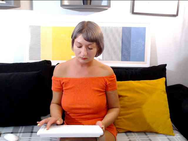 laraloveblis1 webcam
