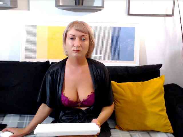 laraloveblis1 webcam