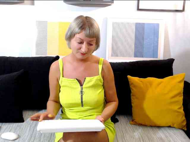 laraloveblis1 webcam