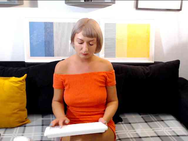 laraloveblis1 webcam