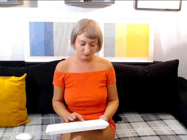 laraloveblis1 webcam