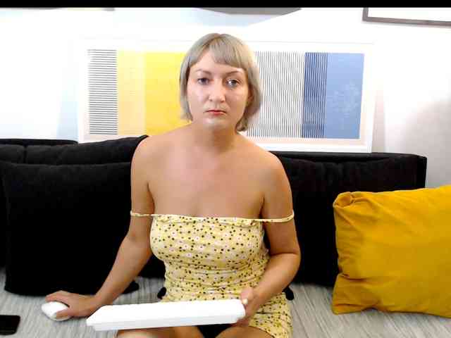 laraloveblis1 webcam