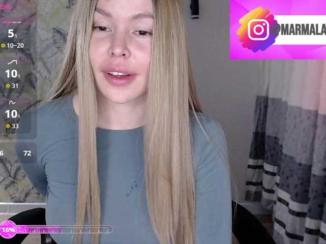 Foxymoxy19 live cam on BongaCams