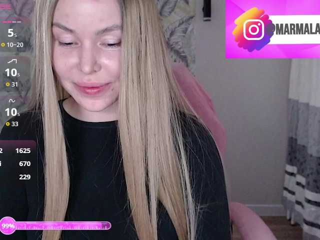 Foxymoxy19's BongaCams show and profile