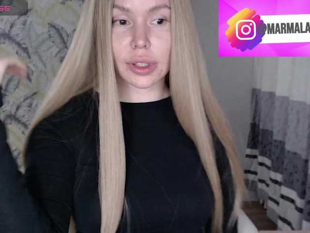 Foxymoxy19 live cam on BongaCams