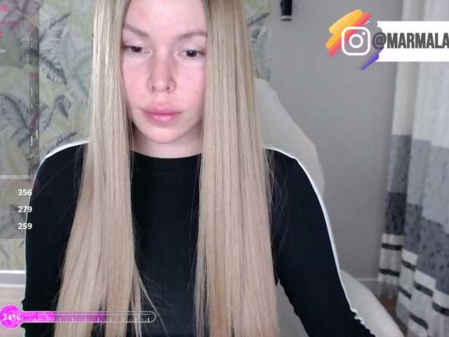 Foxymoxy19 live cam on BongaCams