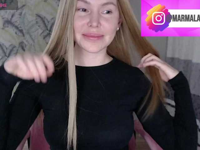 Foxymoxy19 live cam on BongaCams