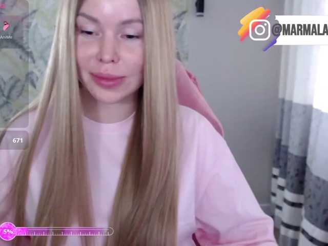 Foxymoxy19 live cam on BongaCams