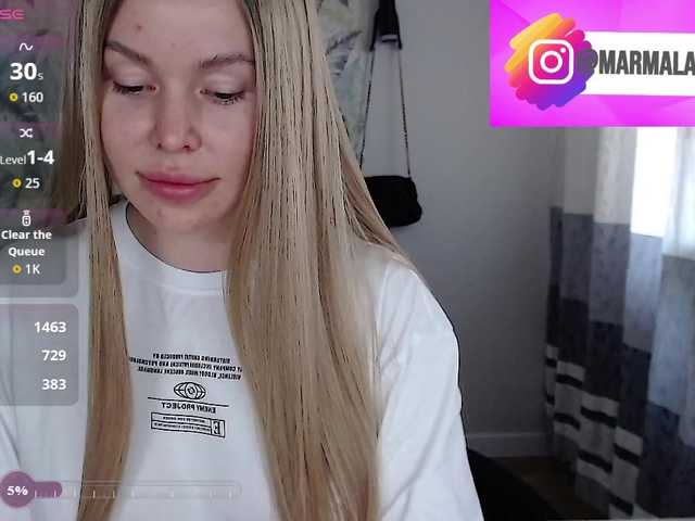 Foxymoxy19 live cam on BongaCams