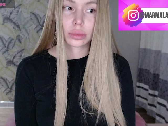 Foxymoxy19 live cam on BongaCams