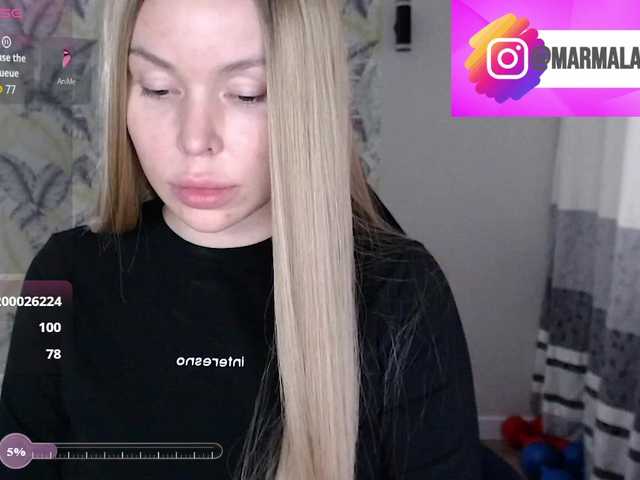 Foxymoxy19 live cam on BongaCams