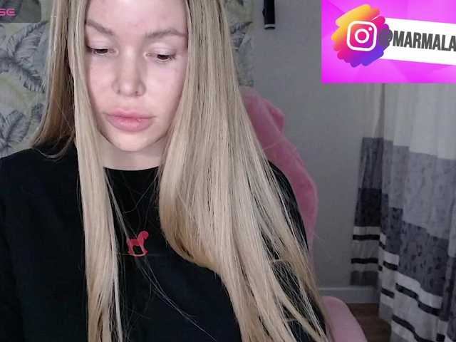 Foxymoxy19 live cam on BongaCams