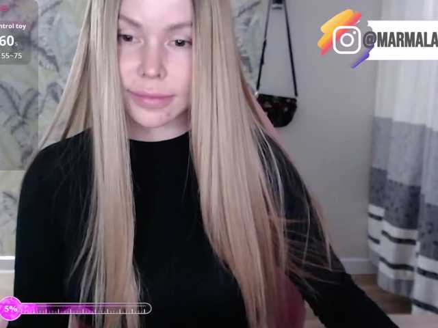 Foxymoxy19 live cam on BongaCams