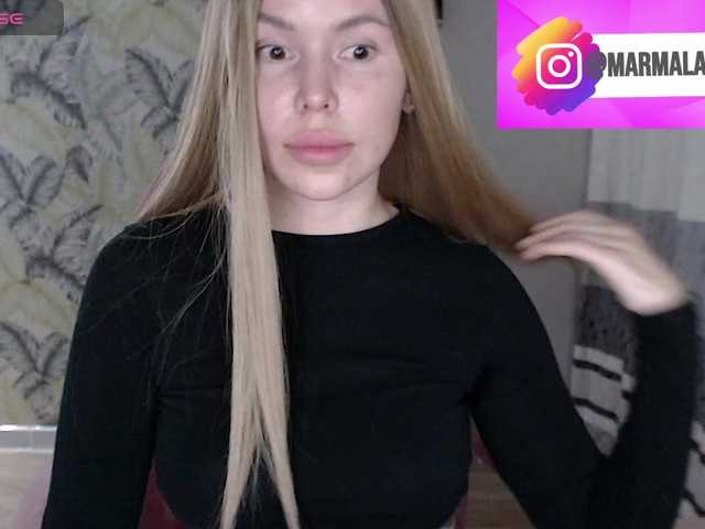 Foxymoxy19 live cam on BongaCams
