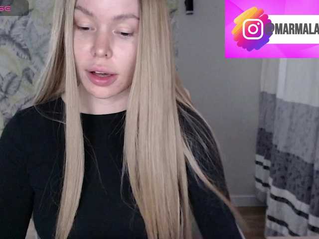 Foxymoxy19 live cam on BongaCams