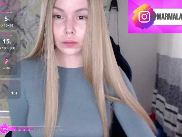 Foxymoxy19 live cam on BongaCams