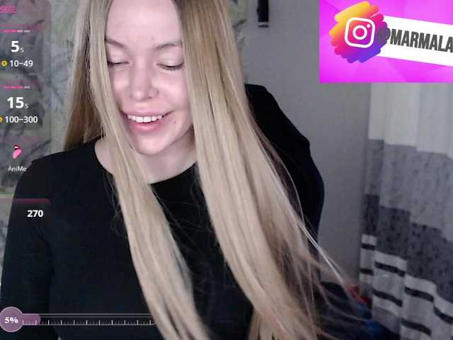 Foxymoxy19 live cam on BongaCams