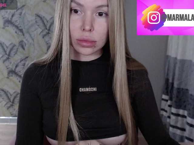 Foxymoxy19 live cam on BongaCams