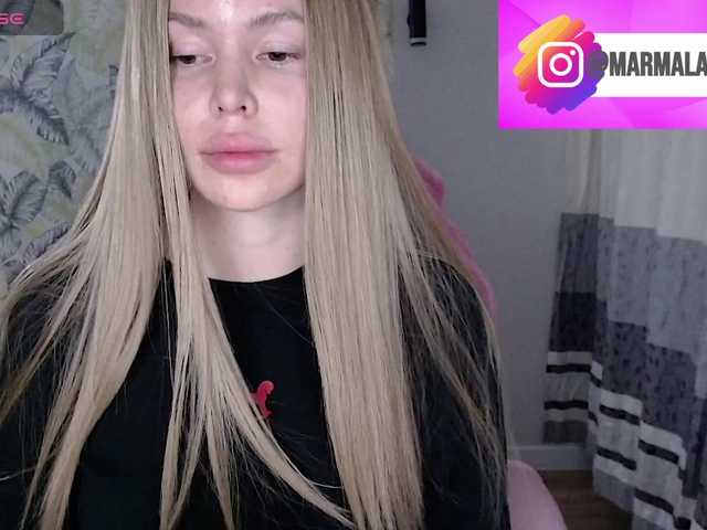 Foxymoxy19 live cam on BongaCams