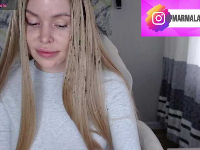 Foxymoxy19 live cam on BongaCams