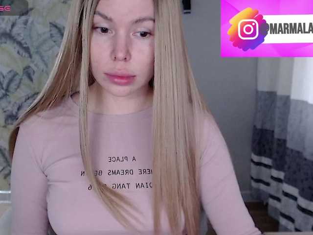 Foxymoxy19 live cam on BongaCams