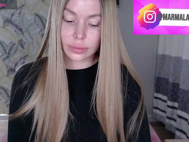 Foxymoxy19 live cam on BongaCams