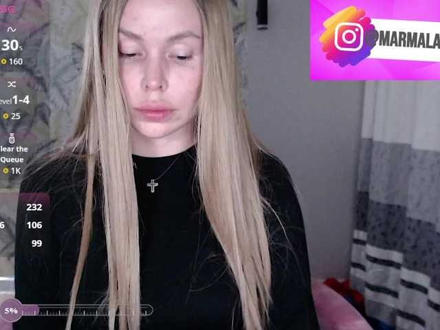 Foxymoxy19 live cam on BongaCams