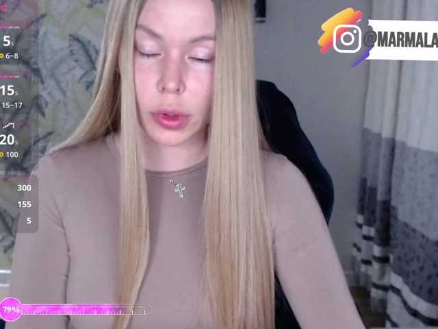 Foxymoxy19 live cam on BongaCams
